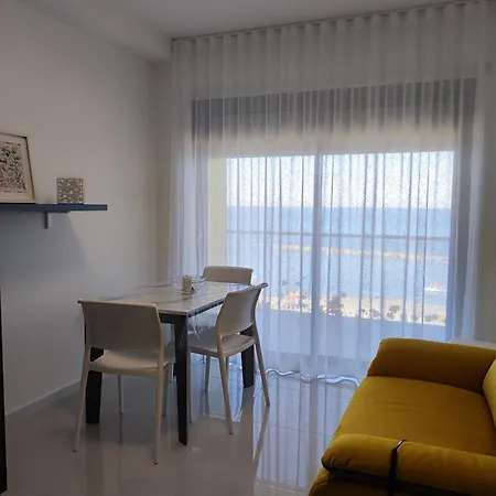 Yellow Dream 2 Apartahotel Torre Melissa