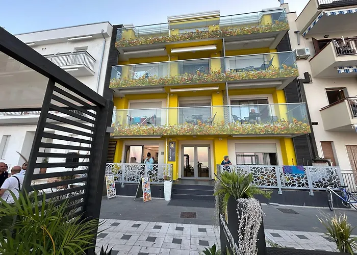 Yellow Dream 2 Aparthotel Torre Melissa