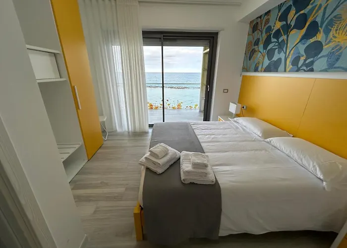 Aparthotel Yellow Dream 2 Torre Melissa